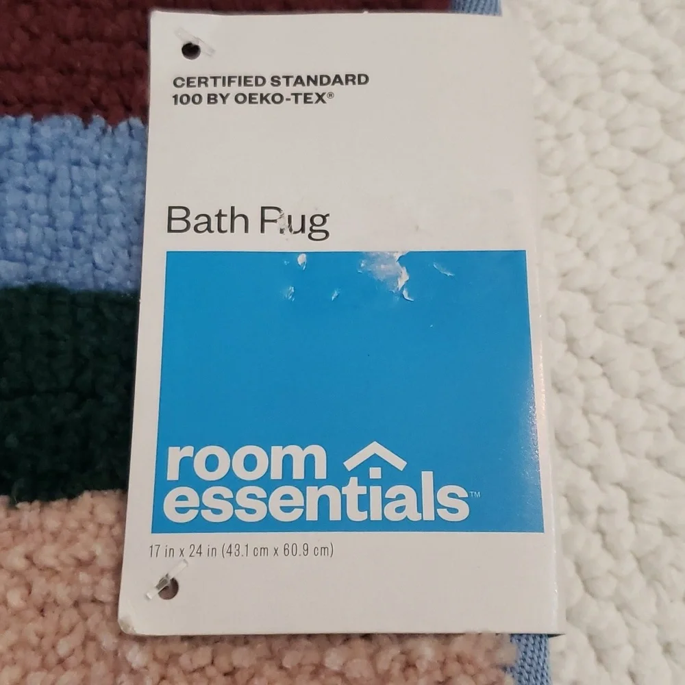 ROOM ESSENTIALS BATH RUG - Picture 2 of 6